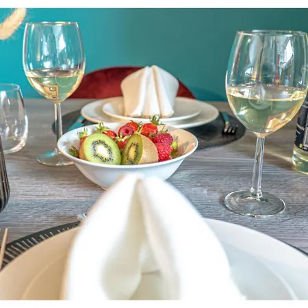 Apartment Le Cocon De La Cathedrale - Hypercentre - Jungle Chic - Vue Sur L'iton Et Cathedrale Evreux